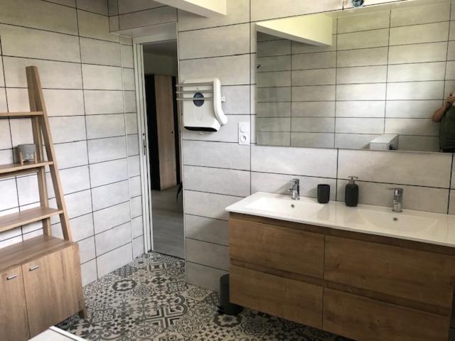 شقة Loft Reve Du Soir 125 M2 Climatise 350 M De La Gare لورد المظهر الخارجي الصورة